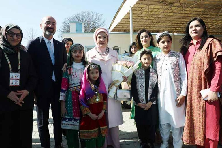 Emine Erdoğan, İslamabad’da Pak-Türk Maarif Uluslararası Okulları’nı ziyaret etti