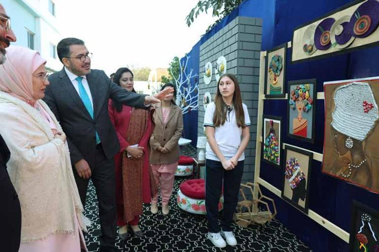 Emine Erdoğan, İslamabad’da Pak-Türk Maarif Uluslararası Okulları’nı ziyaret etti