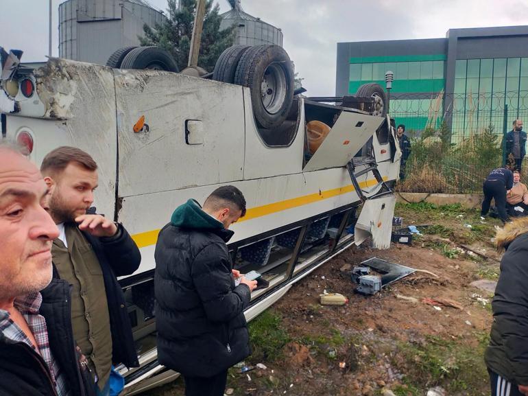 Tekirdağda fabrika işçilerinin taşındığı servis midibüsü takla attı; 25 yaralı