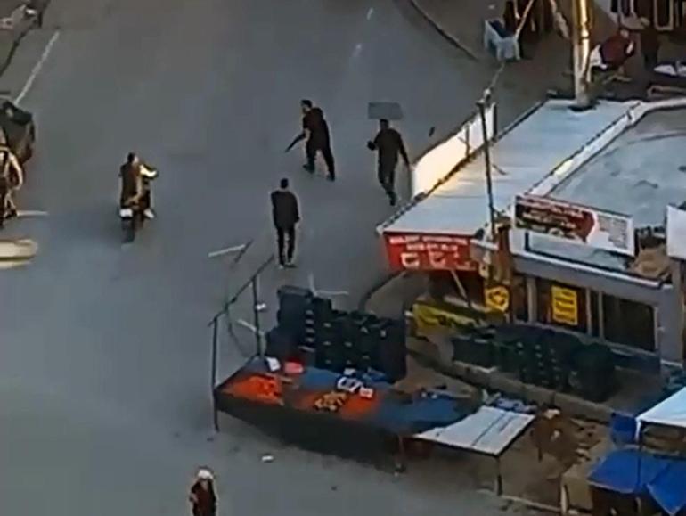 Husumetlisi ile eşi ve kızını tüfekle vurdu; kaçış kamerada