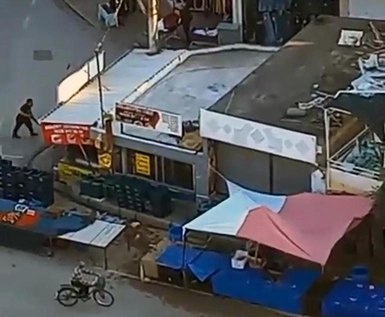 Husumetlisi ile eşi ve kızını tüfekle vurdu; kaçış kamerada