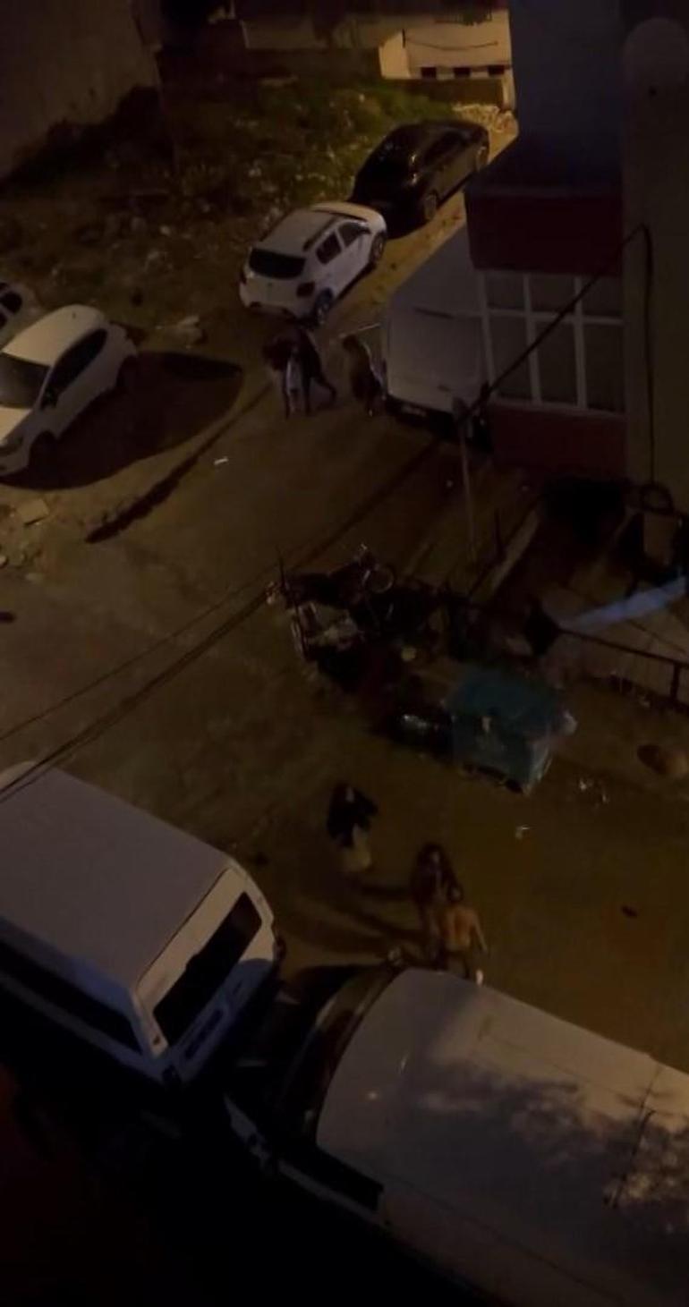 Bahçelievlerde iki aile arasında çıkan döner bıçaklı kavga kamerada