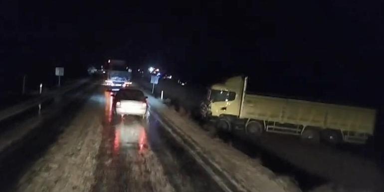 Ankara’da 4 TIR ve 1 otomobilin karıştığı zincirleme kaza