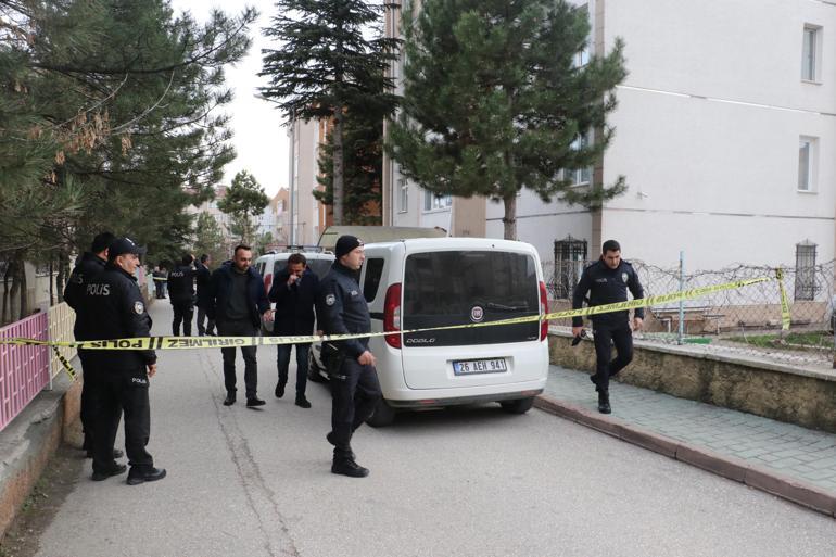 Eşini 14 bıçak darbesiyle öldüren sanık: Onu çok seviyordum