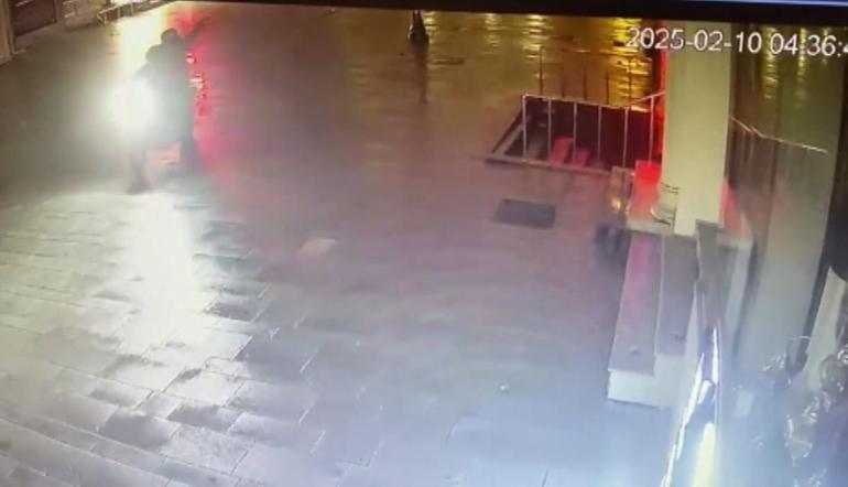 Fatihte istediği haracı vermeyen kuyumcuyu kurşunlayan şüpheli kamerada