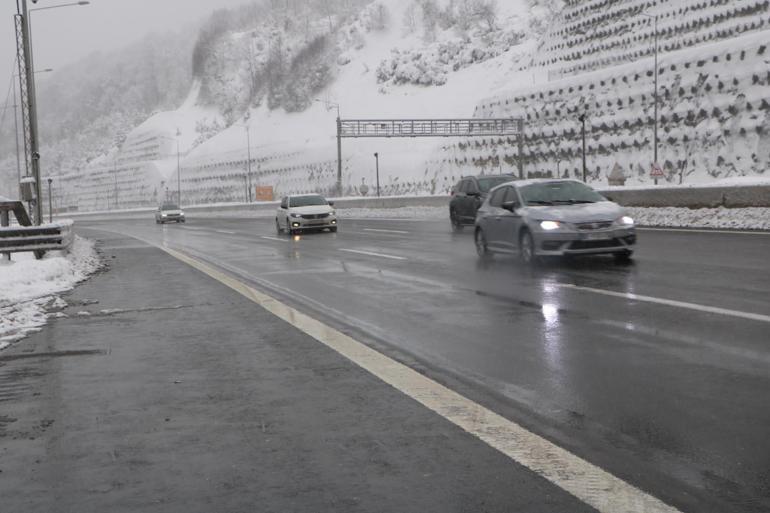 Bolu Dağı geçişinde kar durdu; ulaşım normale döndü