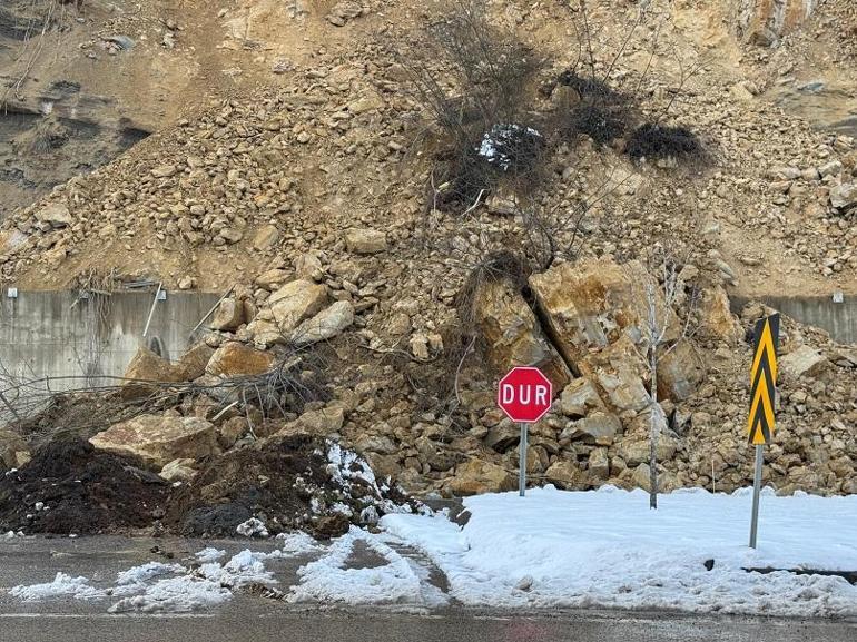 Orduda heyelan; o anlar kamerada