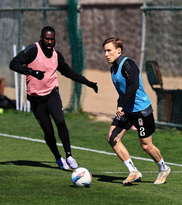 Beşiktaş, Antalyaspor maçının hazırlıklarını Antalyada yaptığı antrenmanla sürdürdü