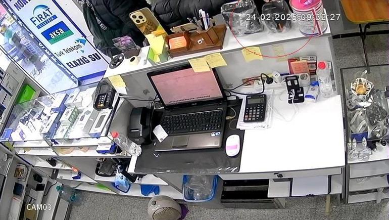 Elazığda 4 iş yerinden 60 bin TLlik cep telefonu ve aksesuar hırsızlığı kamerada