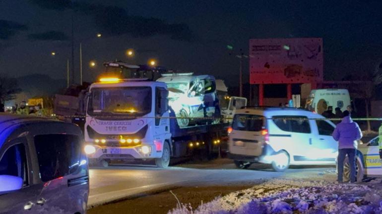 Konyada TIR, ekip otosuna arkadan çarptı; 1 polis şehit oldu, 2 polis ağır yaralandı