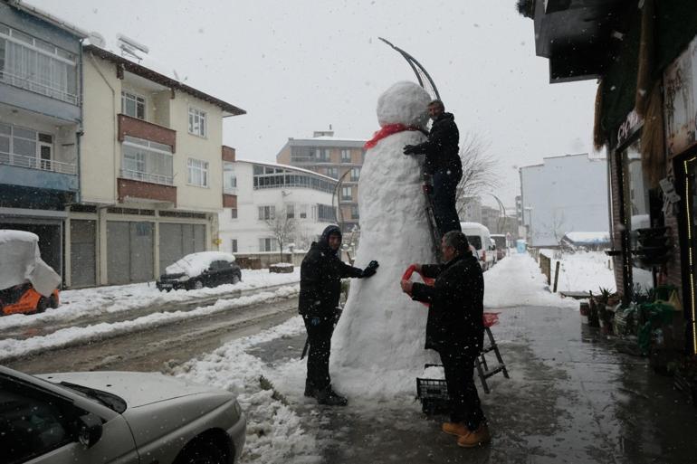Samsun’da 4 metre boyunda kardan adam yaptılar