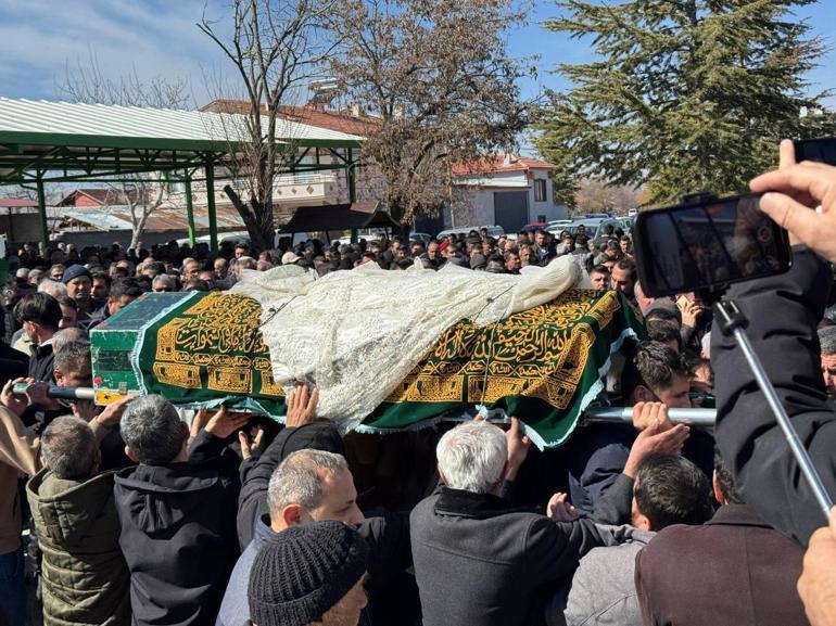 Otomobildeki patlamada ölen 3 aylık Mustafa, doğduktan sonra ilk kez taburcu olmuş