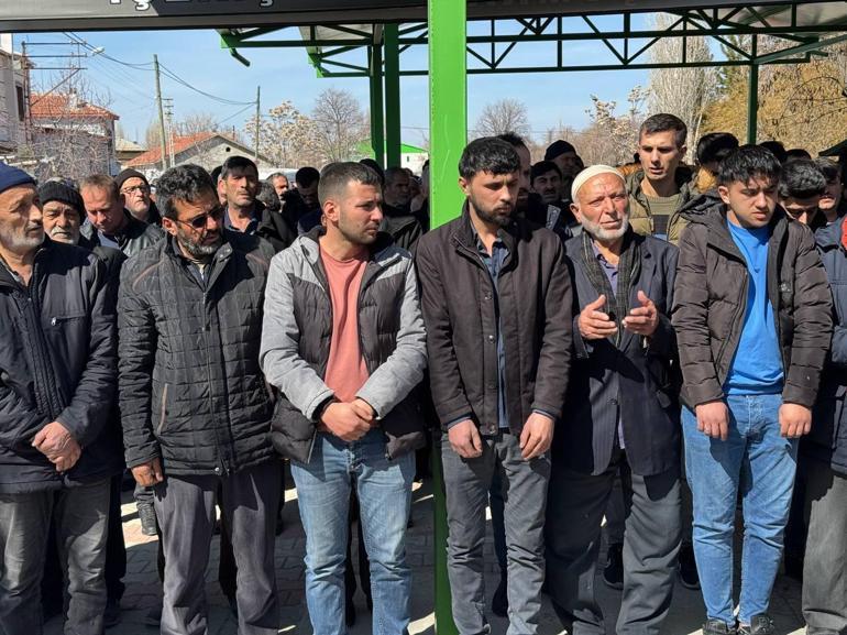 Otomobildeki patlamada ölen 3 aylık Mustafa, doğduktan sonra ilk kez taburcu olmuş