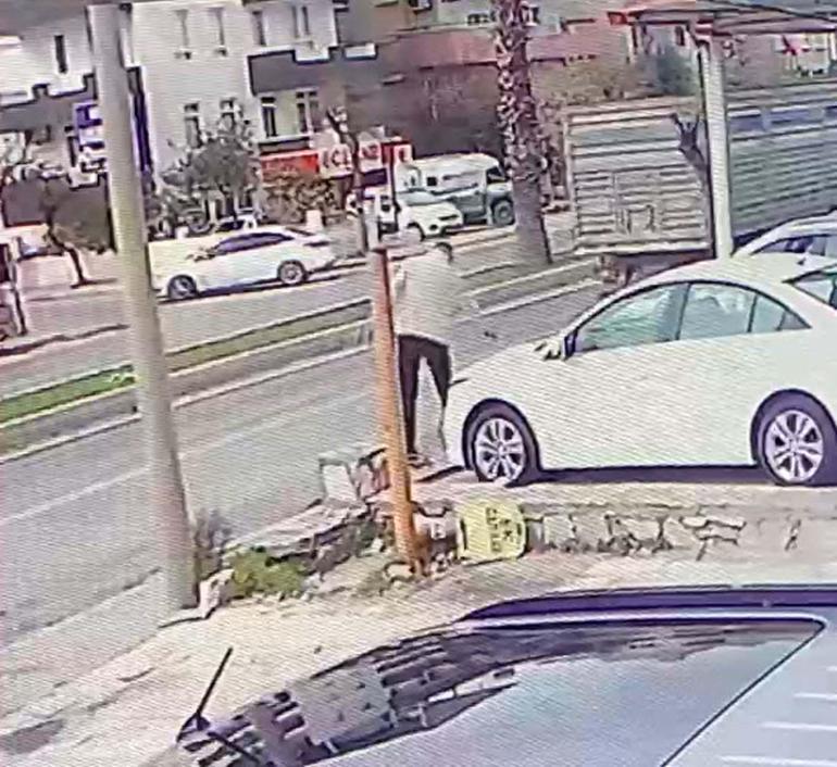 Husumetlisini sokak ortasında öldürdü; olay kamerada