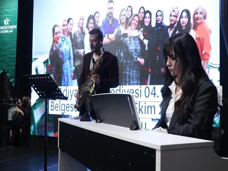 Depremde annesi ve kardeşini kaybeden Dicle Hayat, piyanosuyla hayata tutundu