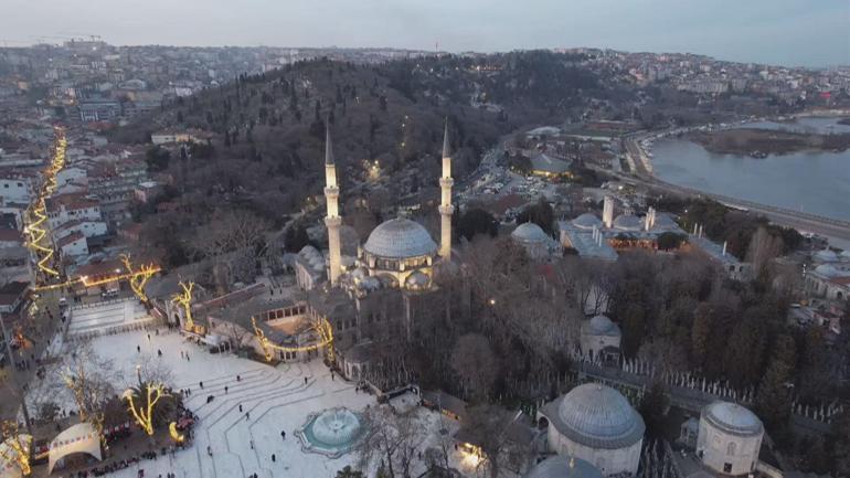Eyüpsultan Camii ve çevresi iftar saati havadan görüntülendi