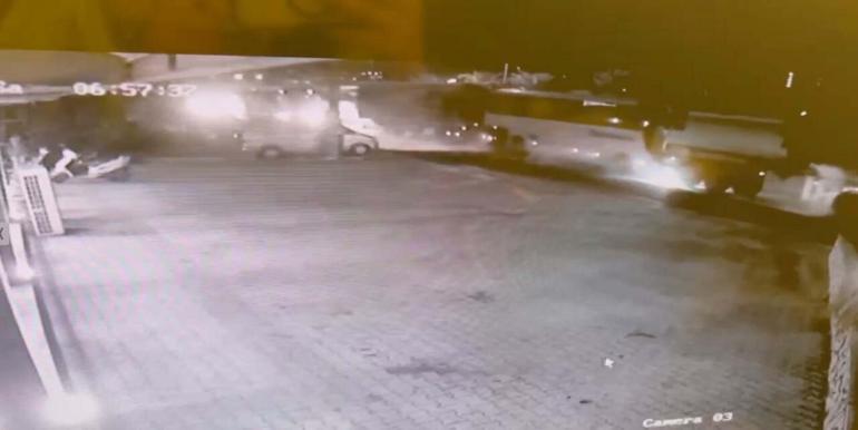 4 araç zincirleme kazaya karıştı: 1 ölü, 7 yaralı