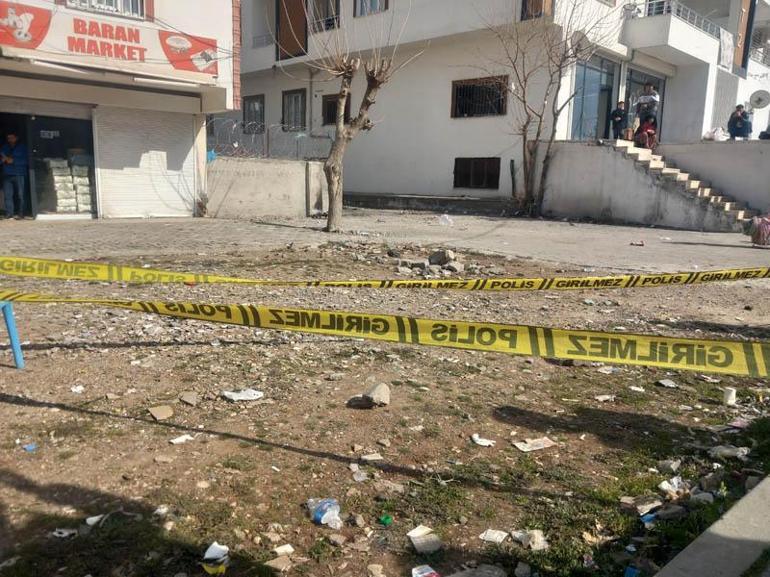 Diyarbakır’da, tartıştığı husumetlisini silahla yaraladı