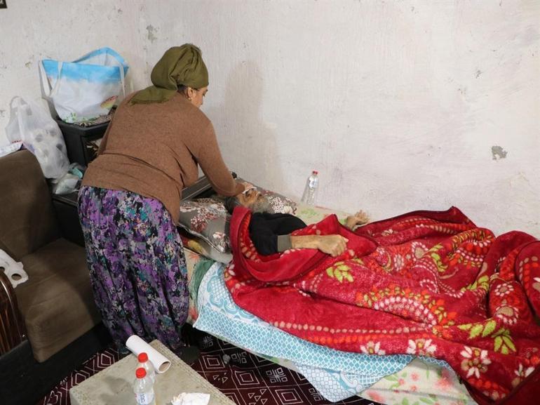 Yatalak hasta, gecekonduda tek başına yaşam savaşı veriyor