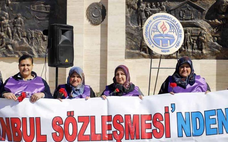 Edirnede DİSK’e bağlı çalışan kadınlar, 1 günlük iş bırakıp yürüyüş yaptı