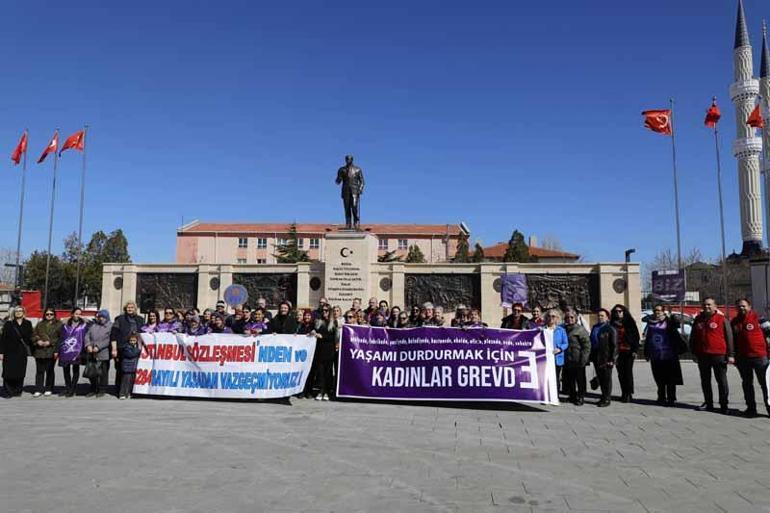 Edirnede DİSK’e bağlı çalışan kadınlar, 1 günlük iş bırakıp yürüyüş yaptı