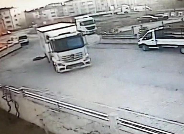 Kamyonun çarptığı kadın öldü, şoför gözaltında