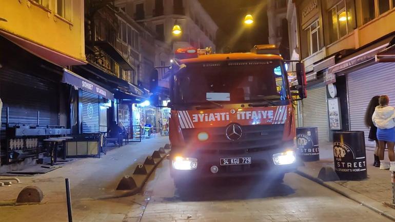 Beyoğlunda, restoranda asansör boşluğuna düşüp yaralandı