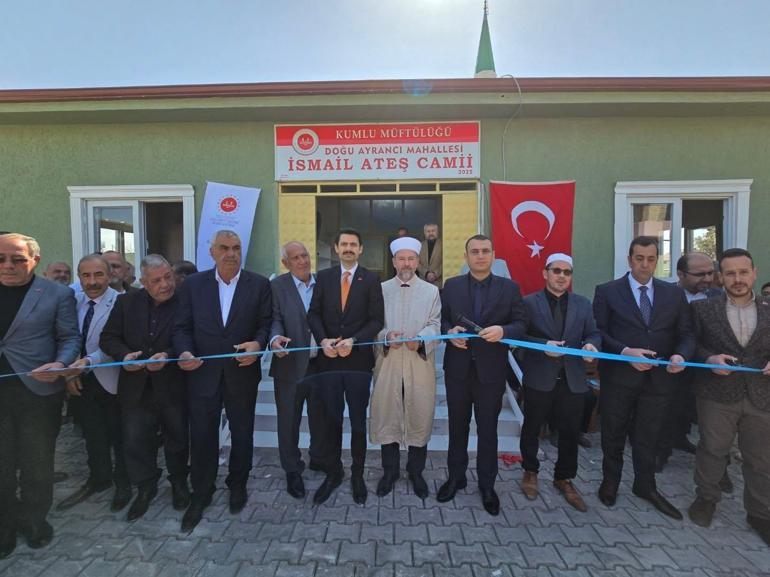 Depremde ağır hasar alan cami yeniden ibadete açıldı