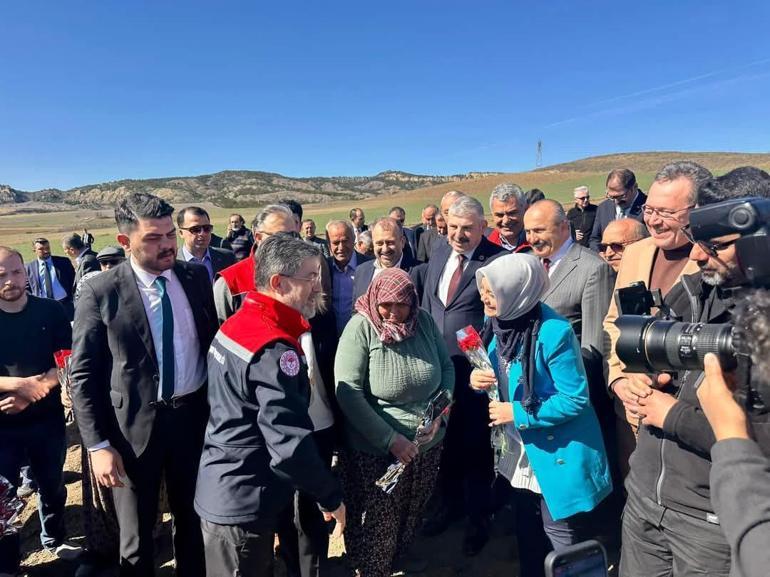 Bakan Yumaklı, Kastamonuda sarımsak ekimine katıldı