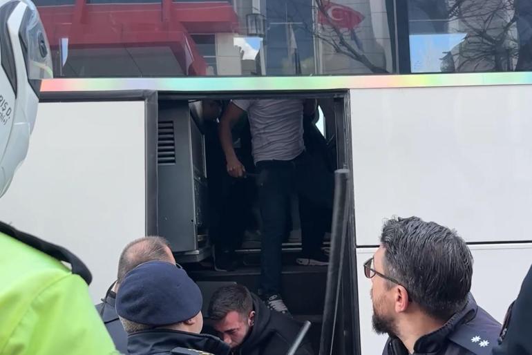 Bursasporlu taraftarlara polis müdahalesi
