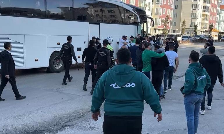 Bursasporlu taraftarlara polis müdahalesi