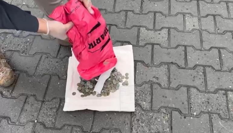 Eyüpsultan’da bin 200 yıllık altın yazmalı Tevrat ele geçirildi; 1,5 milyon dolara satacaklarmış