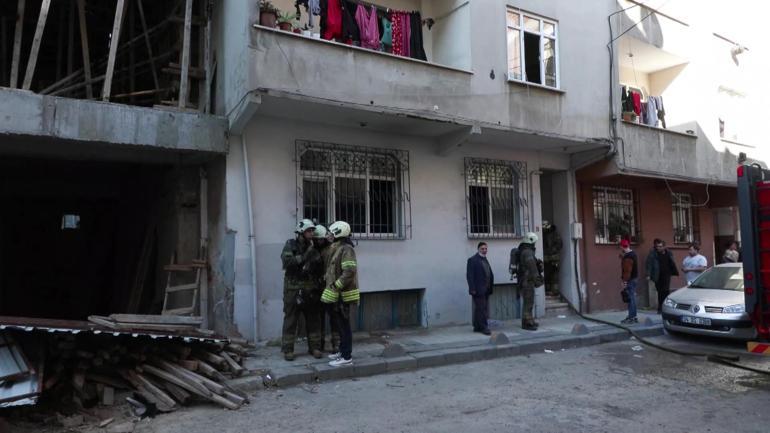 Bağcılarda 4 katlı binada yangın: 1 ölü