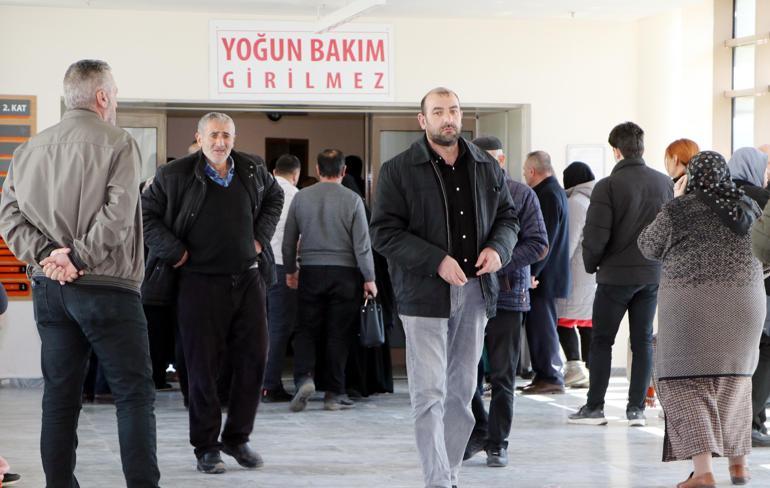 Bakkala giderken köpeklerin saldırısına uğrayan Murat, ağır yaralandı