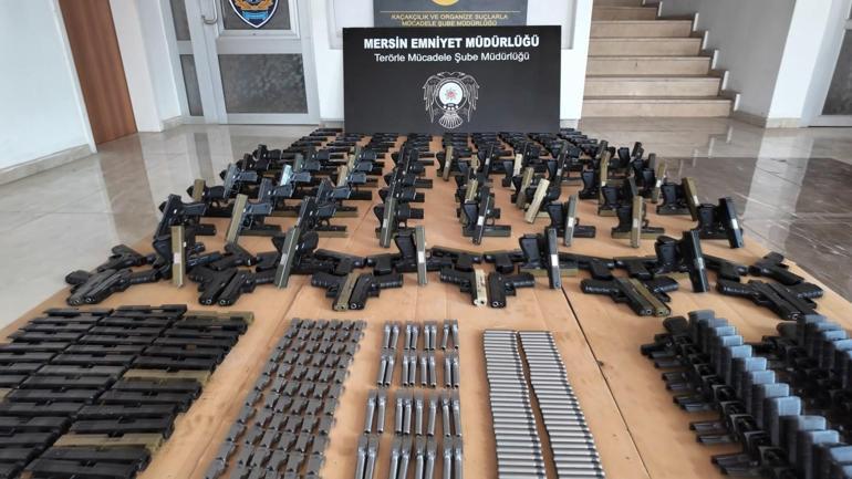 Mersinde 353 tabanca ele geçirildi: 3 gözaltı