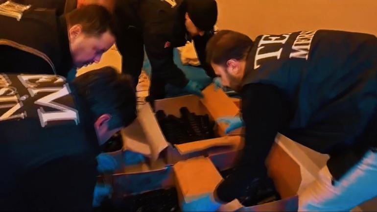 Mersinde 353 tabanca ele geçirildi: 3 gözaltı