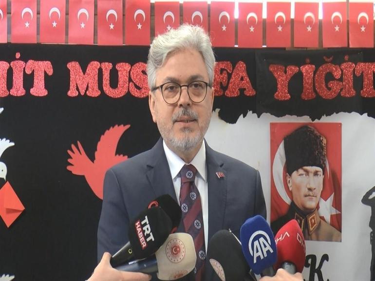 Okuma yazmayı öğrenen 1inci sınıf öğrencilerinden Mehmetçiğe mektup