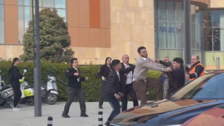 Maltepede bıçaklı kavga kamerada