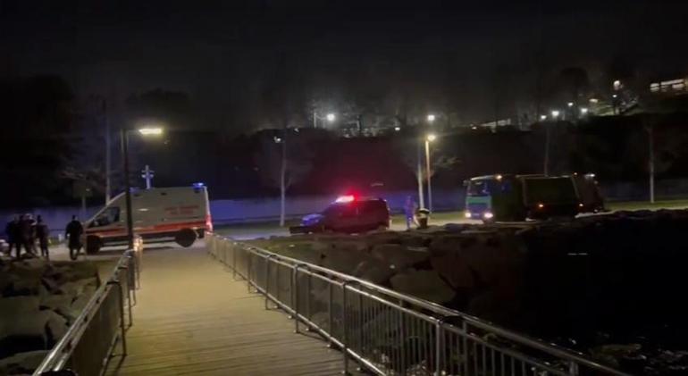 Bakırköyde bisikletiyle iskelede ilerlerken denize düştü; itfaiye kurtardı