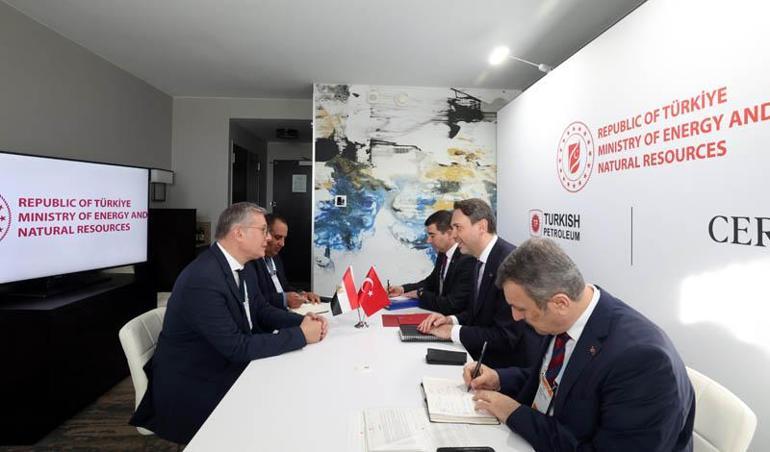 Bakan Bayraktarın ABD temasları sürüyor