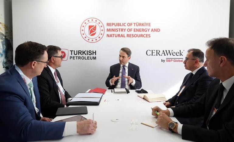 Bakan Bayraktarın ABD temasları sürüyor
