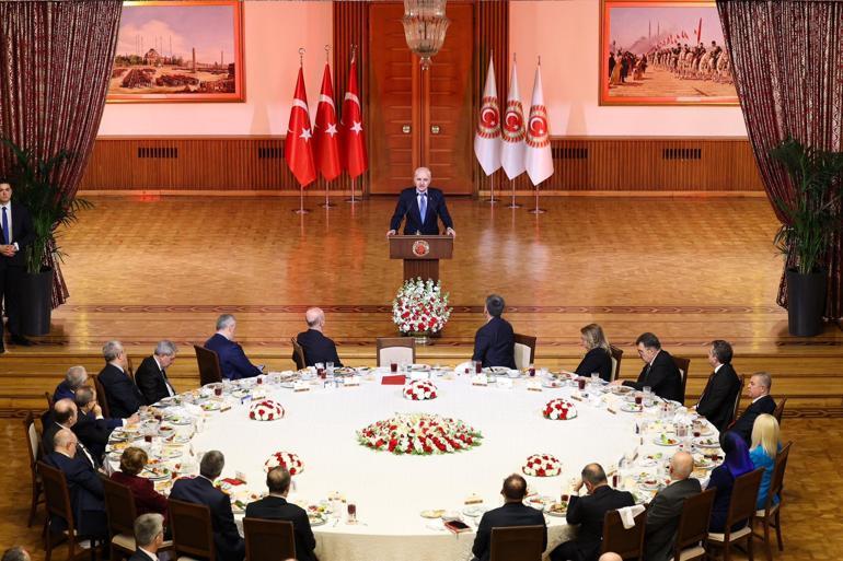 Kurtulmuş: Yeni bir küresel sistemin inşa edilmesinin insani bir zorunluluk olduğu anlaşılmıştır