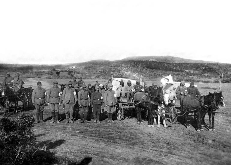 Çanakkale Savaşlarında çok sayıda tıp fakültesi öğrencisi görev yapmış