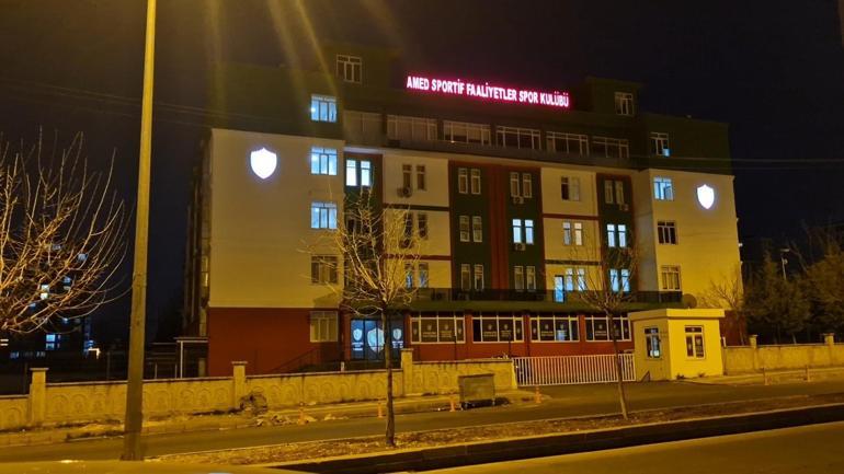 Motosiklet sürücüsünün yaralandığı kazada Amedsporlu futbolcu adli kontrolle serbest