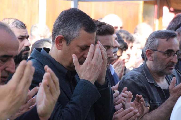 Özgür Özel, cenaze törenine katıldı
