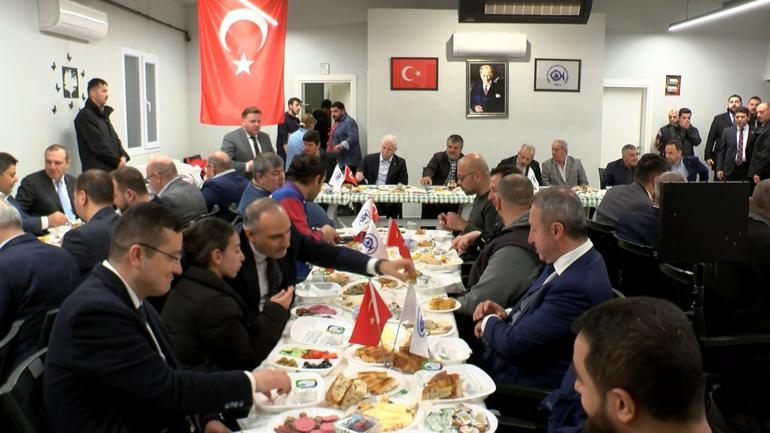 Bakan Uraloğlu, Sarıyerde balıkçılarla sahur yaptı