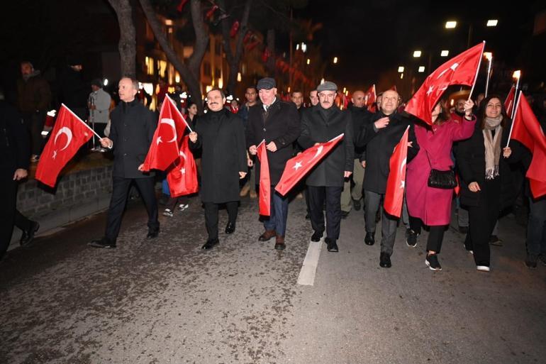 Çanakkale Deniz Zaferinin 110uncu yılı kutlamaları; fener alayı düzenlendi