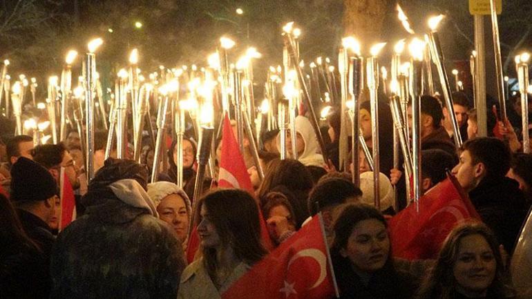 Çanakkale Deniz Zaferinin 110uncu yılı kutlamaları; fener alayı düzenlendi