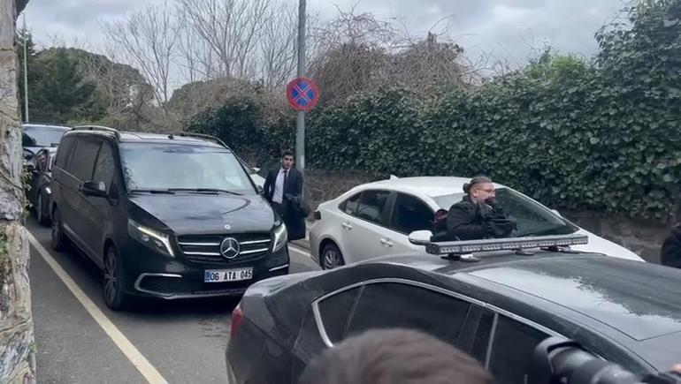 CHP Genel Başkanı Özgür Özel, İmamoğlunun evine geldi