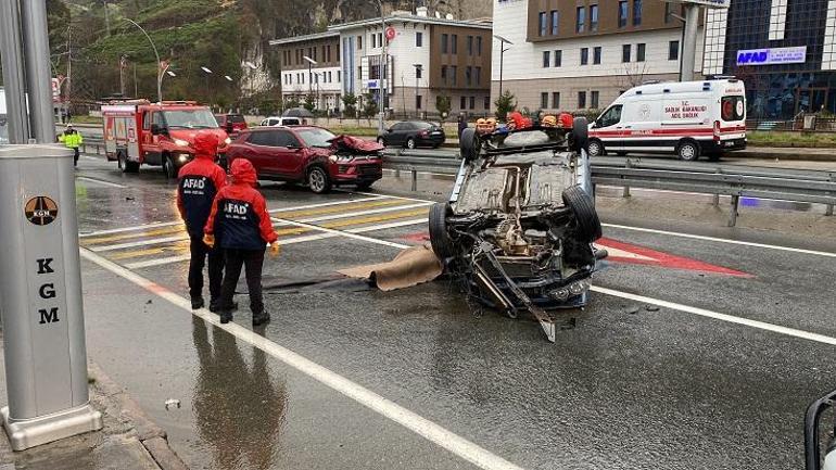 Rizede otomobilin cipe çarpıp, takla attığı kazada 1 kişi öldü